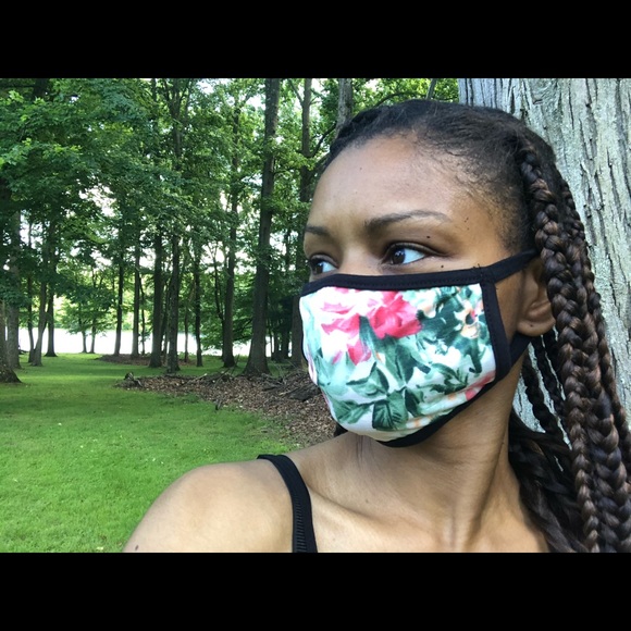 Floral Face Mask with Filter Pocket - Picture 1 of 7
